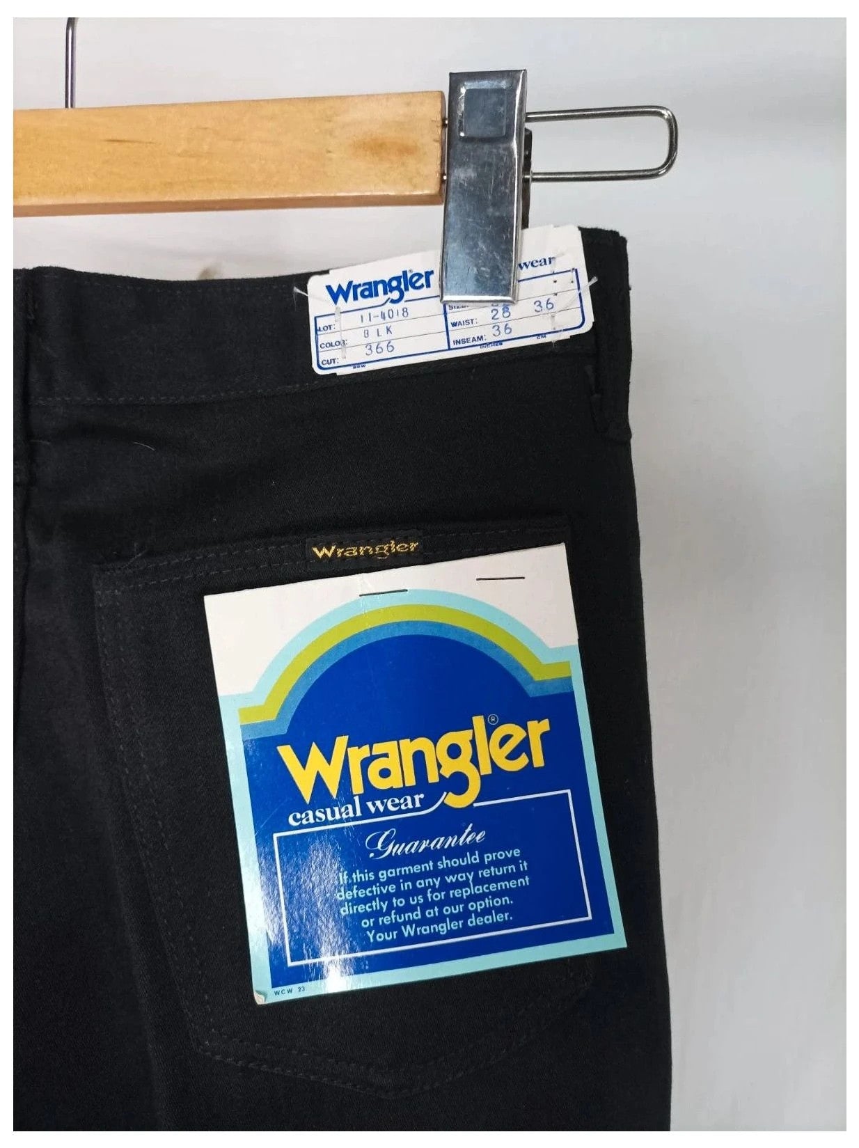 Pantalón de campana años 70s talla 34 deadstock wrangler blue bell