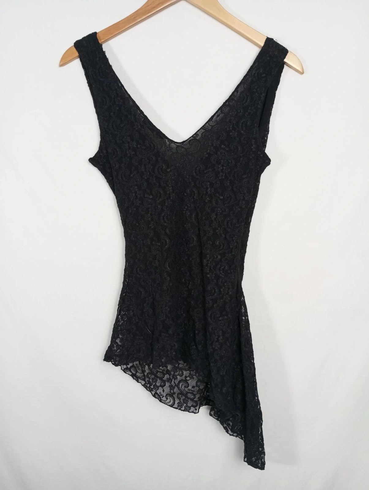 blusa o top de encaje negra sinequanone paris. elastica talla s