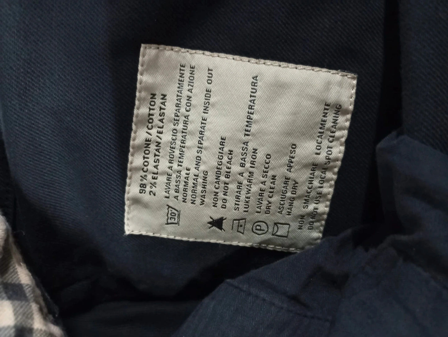 Pantalon vaquero negro Burberry talla w38 o talla 48. Perfecto estado