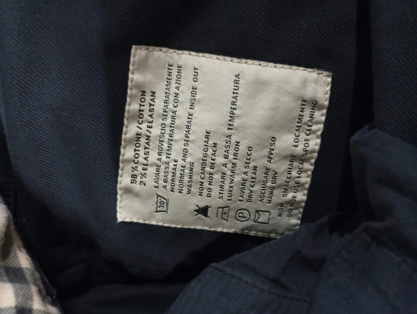 Pantalon vaquero negro Burberry talla w38 o talla 48. Perfecto estado