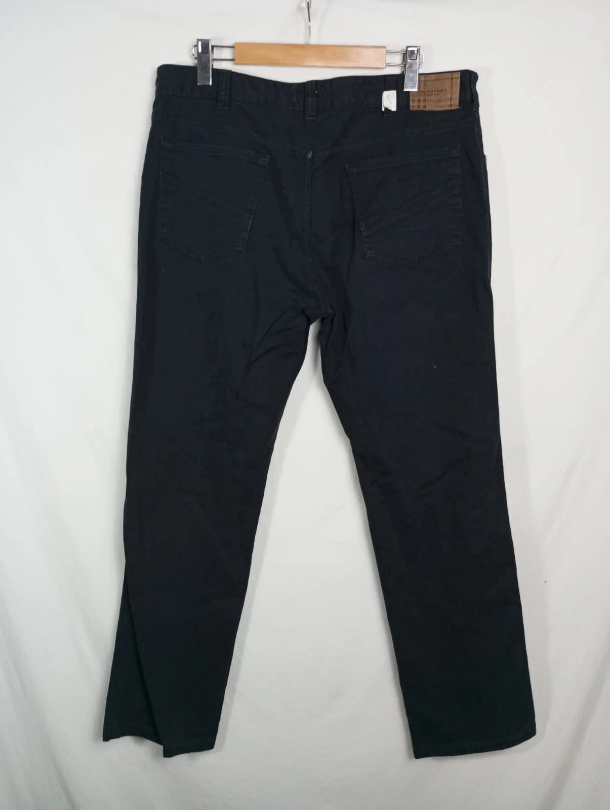 Pantalon vaquero negro Burberry talla w38 o talla 48. Perfecto estado