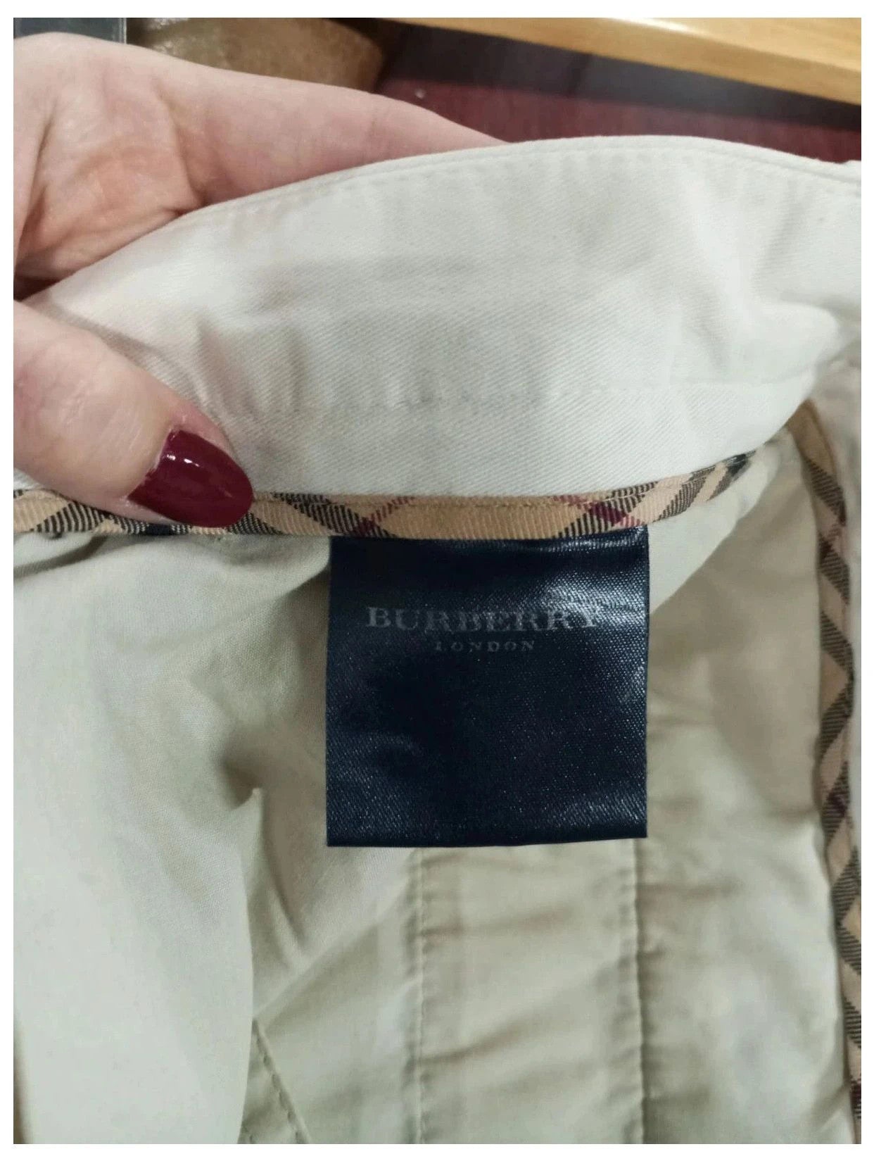 pantalón Burberry beige/blanco talla 48