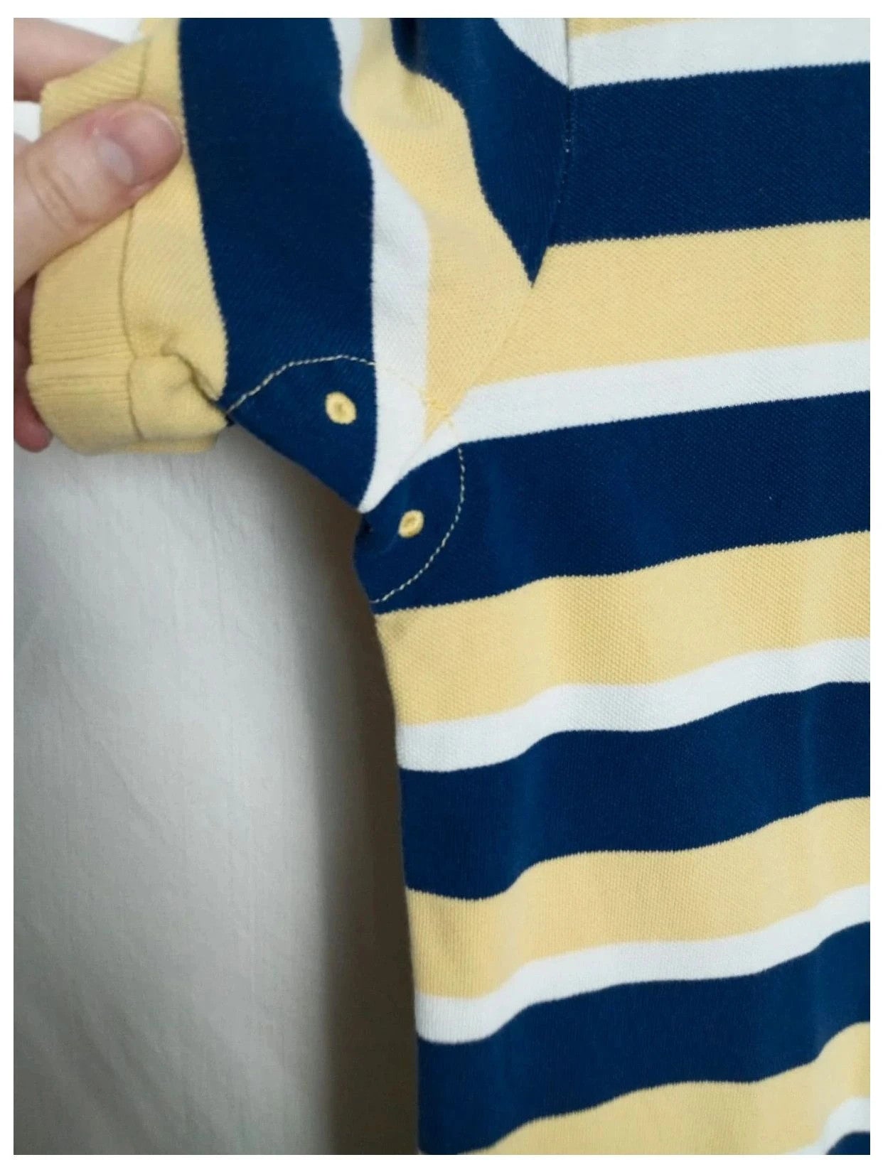polo by ralph Lauren, rayas amarillo talla L
100% algodón