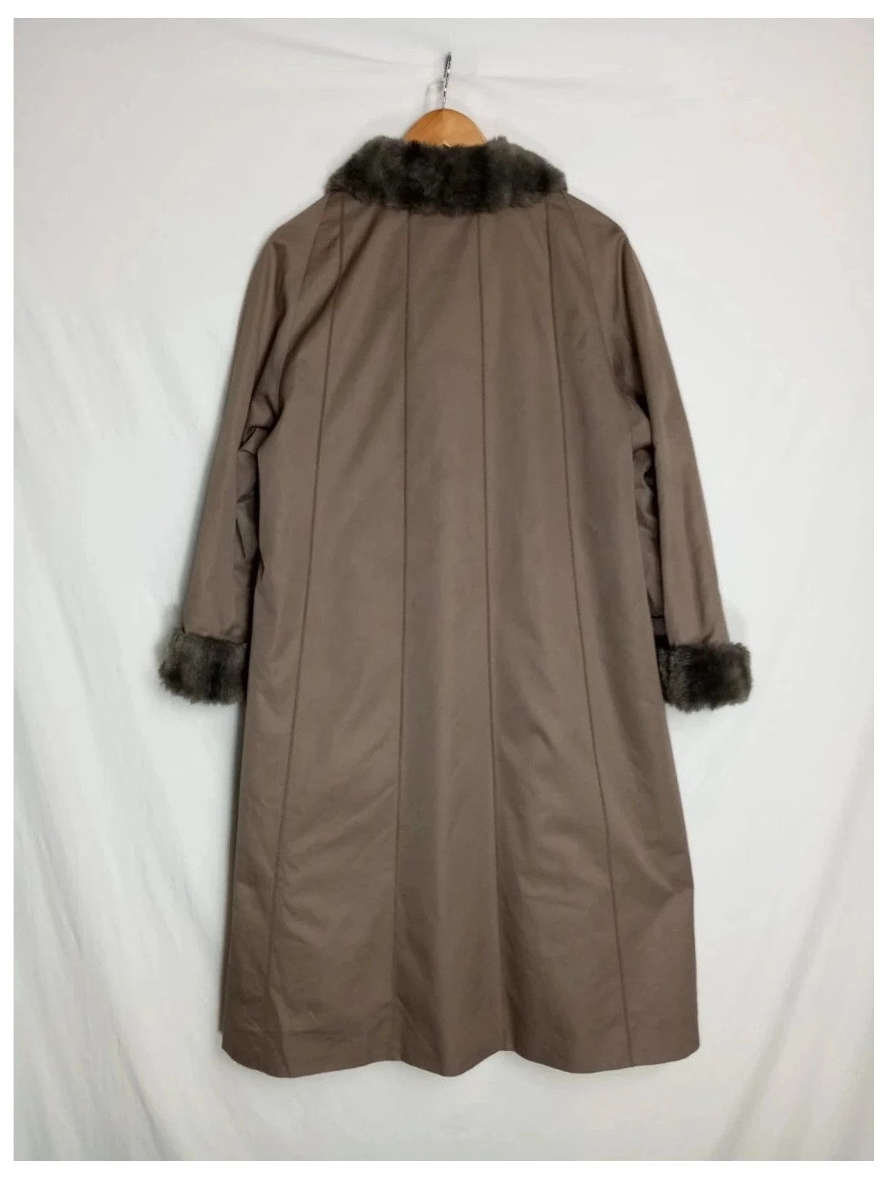 Gabardina beige forrada de pelo talla xXL