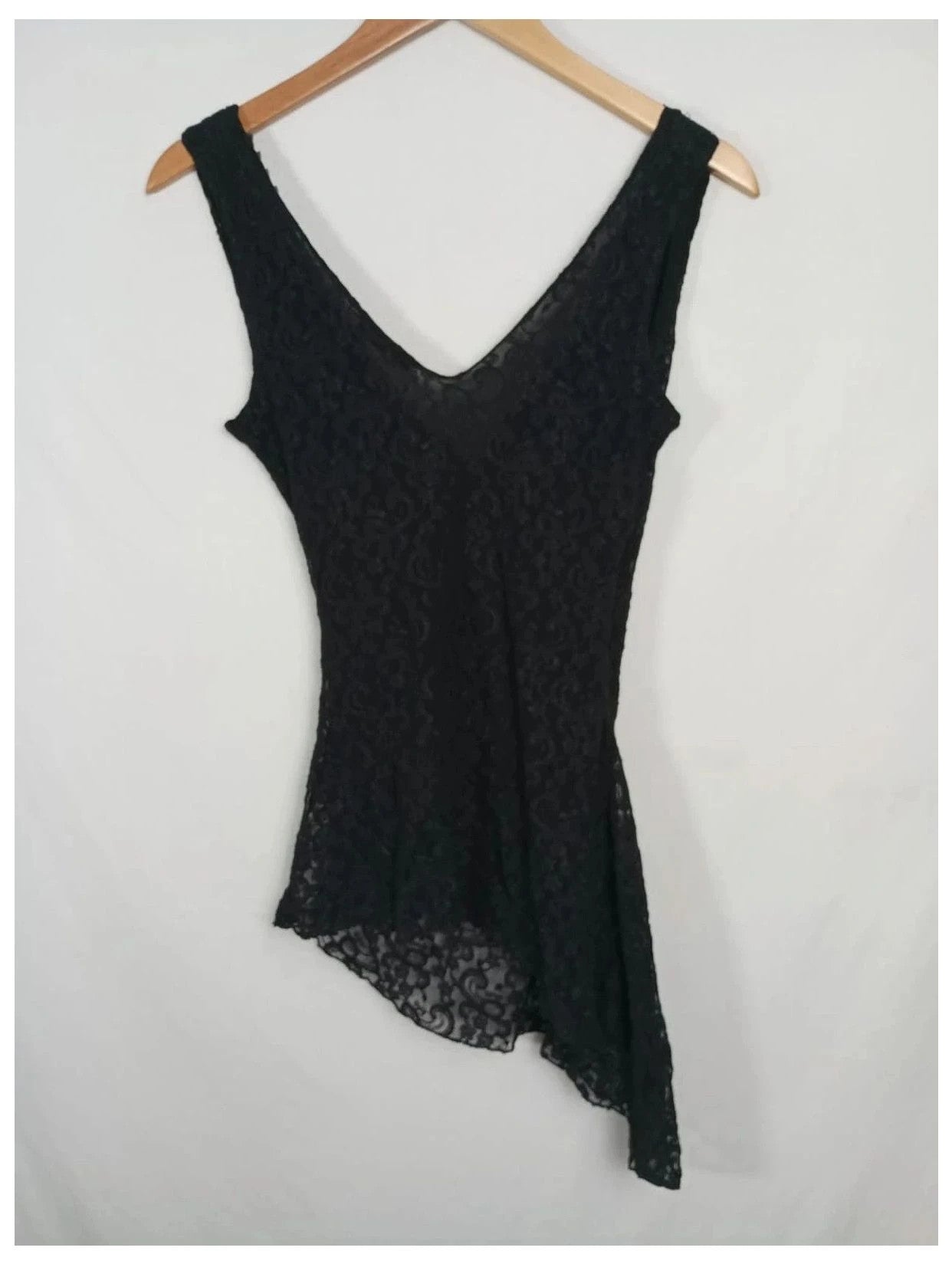 blusa o top de encaje negra sinequanone paris. elastica talla s