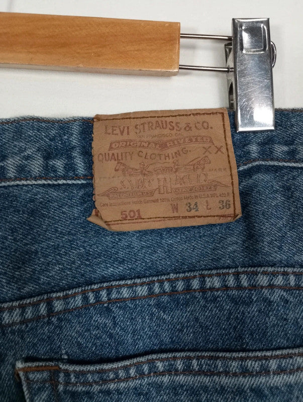pantalón vaquero Levis 501 w34 l36
Vintage. Coincide con una talla 48, comprueba tus medidas!