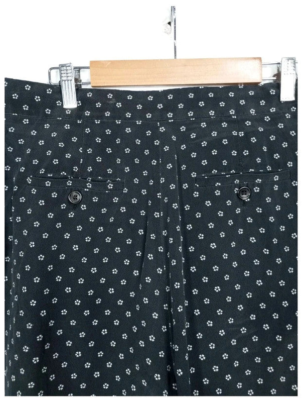 pantalón corto maxmara con flores blancas talla m