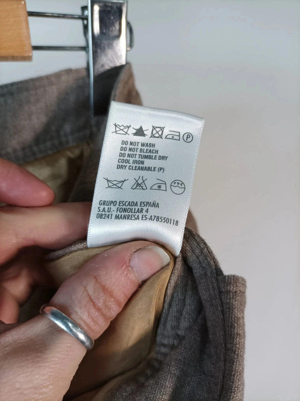 Pantalón color arena Escada talla 40
