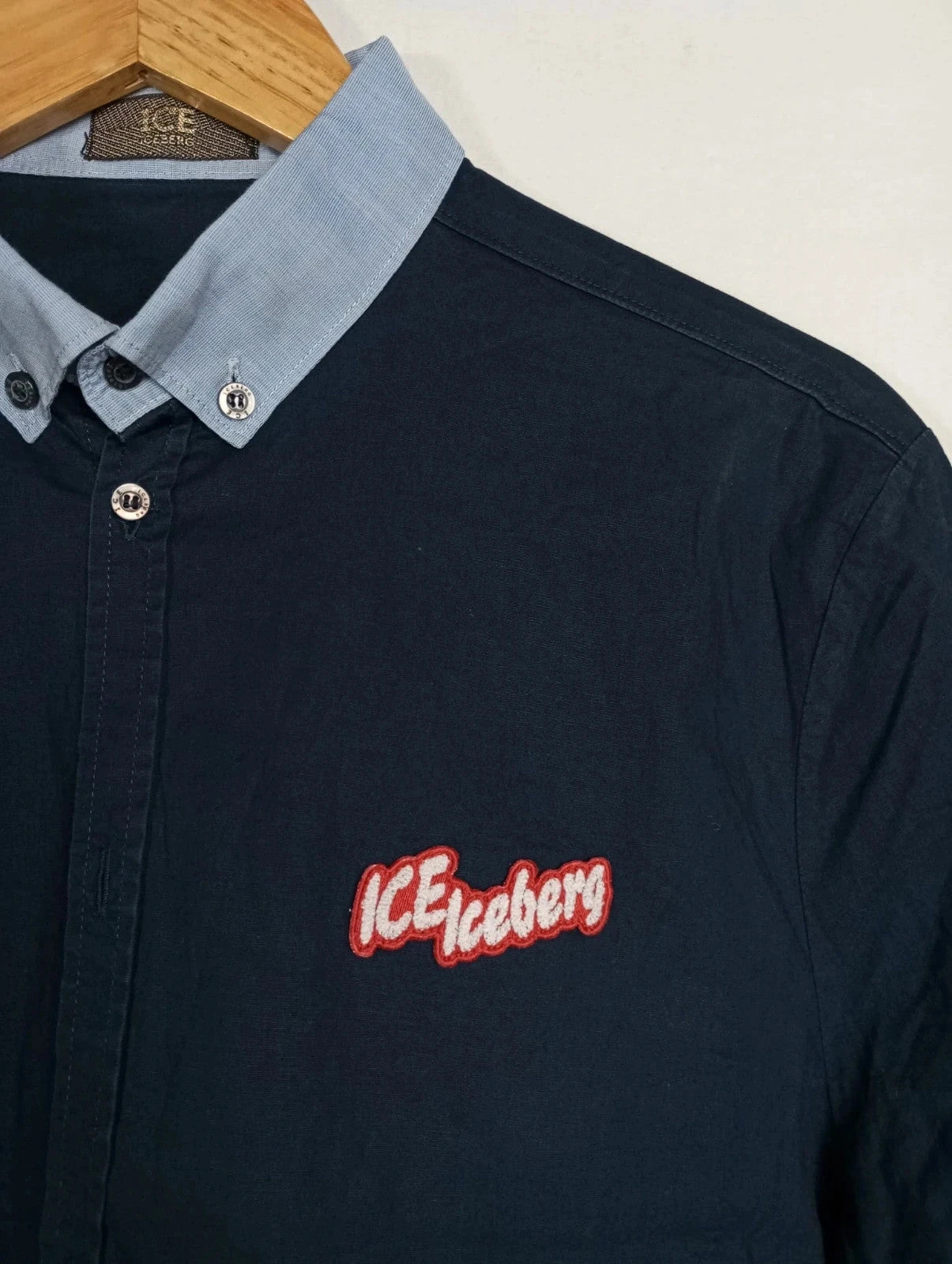 camisa ice iceberg azul marino
Talla s