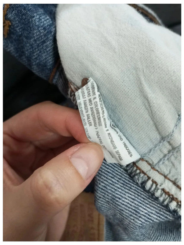 pantalón vaquero Levis 501 w34 l36
Vintage. Coincide con una talla 48, comprueba tus medidas!