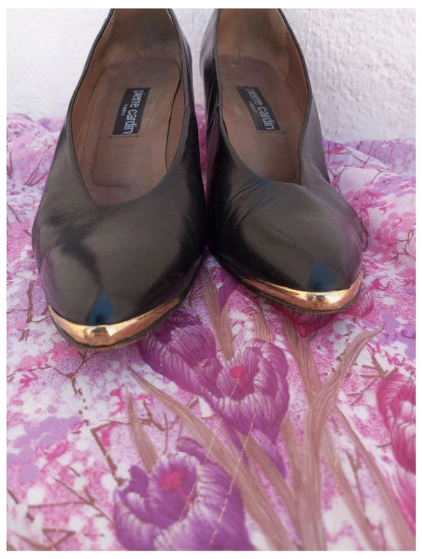 zapato de tacón cuero negro pierre cardin talla 40