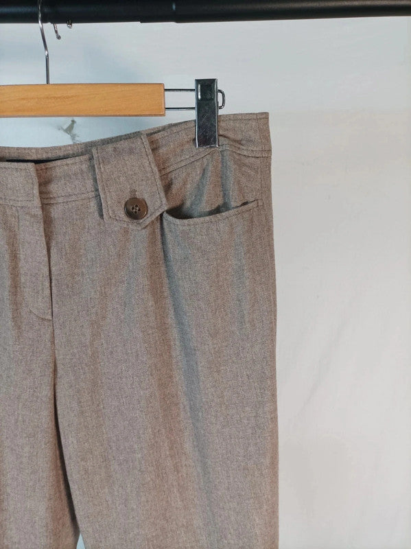 Pantalón color arena Escada talla 40