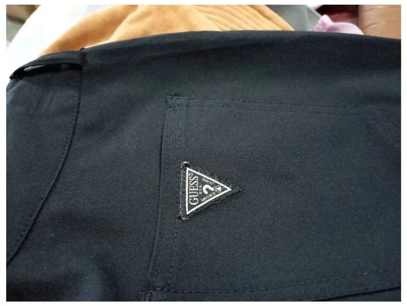 pantalón negro guess talla 40 (w30)