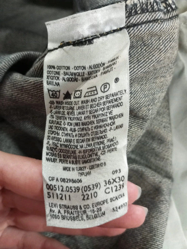 Pantalón vaquero Levis 512 w36 l30 talla 46