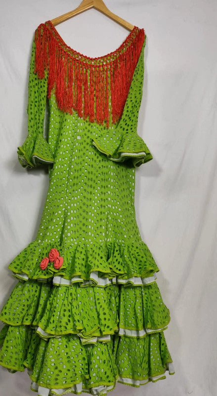 Vestido verde con ojales y flecos talla M flamenca gitana feria de abril España española