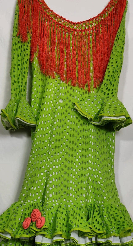 Vestido verde con ojales y flecos talla M flamenca gitana feria de abril España española